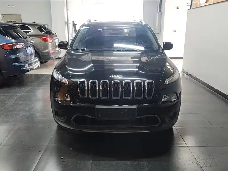 Jeep Cherokee 2018 2017 2.4L Leading Edition
