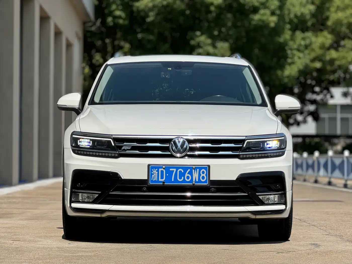 Volkswagen Tiguan L 2019 330TSI Automatic 2WD R-Line Flagship Edition China VI фото 2