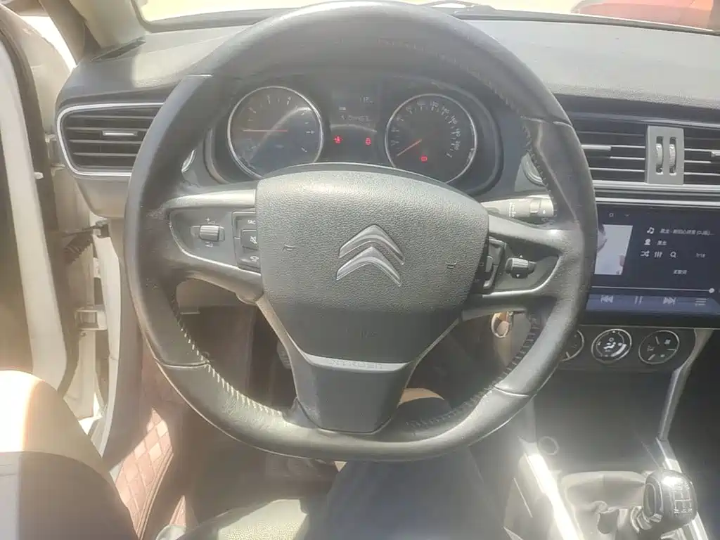 Фото 11 - Citroën C3-XR