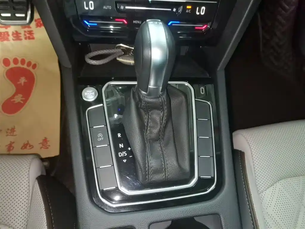 Volkswagen Magotan 2023 Model 2 Million Commemorative Edition 330TSI DSG Luxury фото 14
