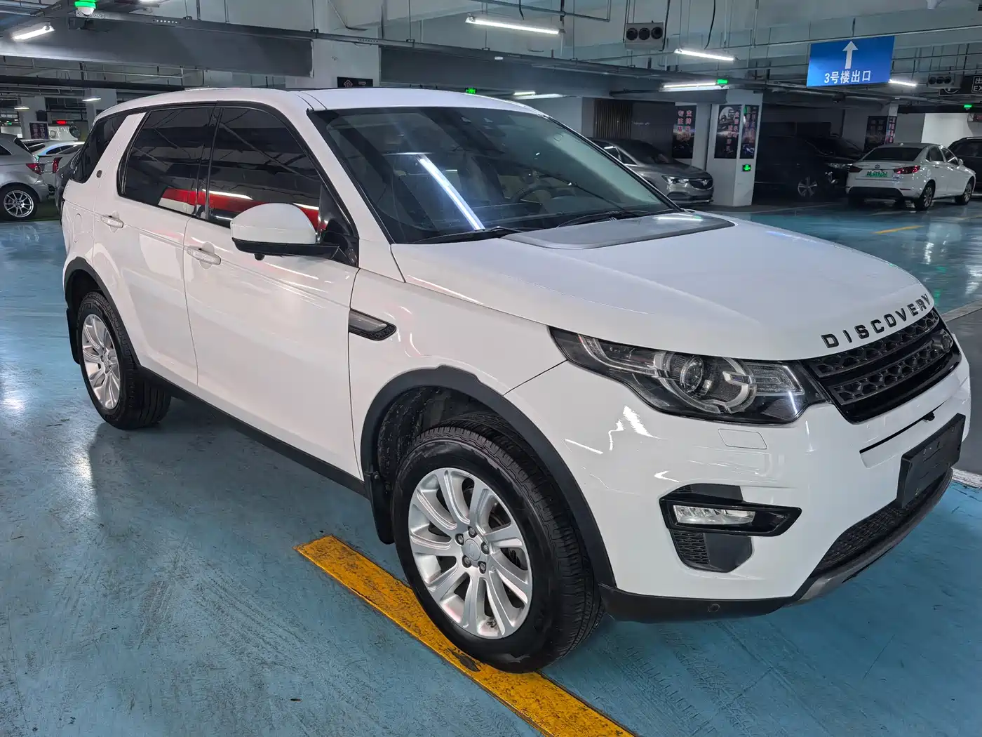 Land Rover Discovery Sport 2017 2.0T SE фото 3