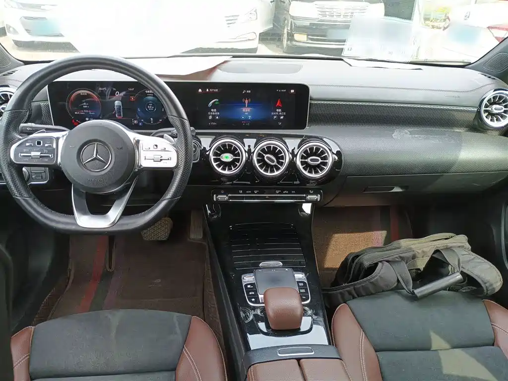 Mercedes-Benz A-Class 2019 Facelift A 200 L Sports Sedan фото 10