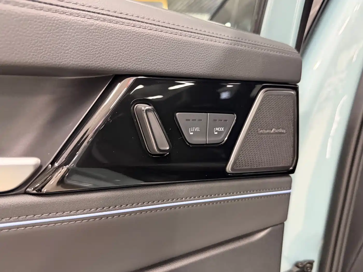 Volkswagen Passat 2025 Model Pro 380TSI Starlight Dragon Premium Edition фото 16