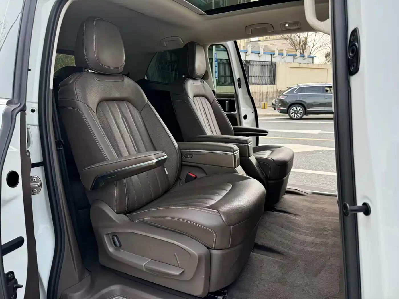 Volkswagen Viloran 2020 330TSI Luxury Edition фото 6