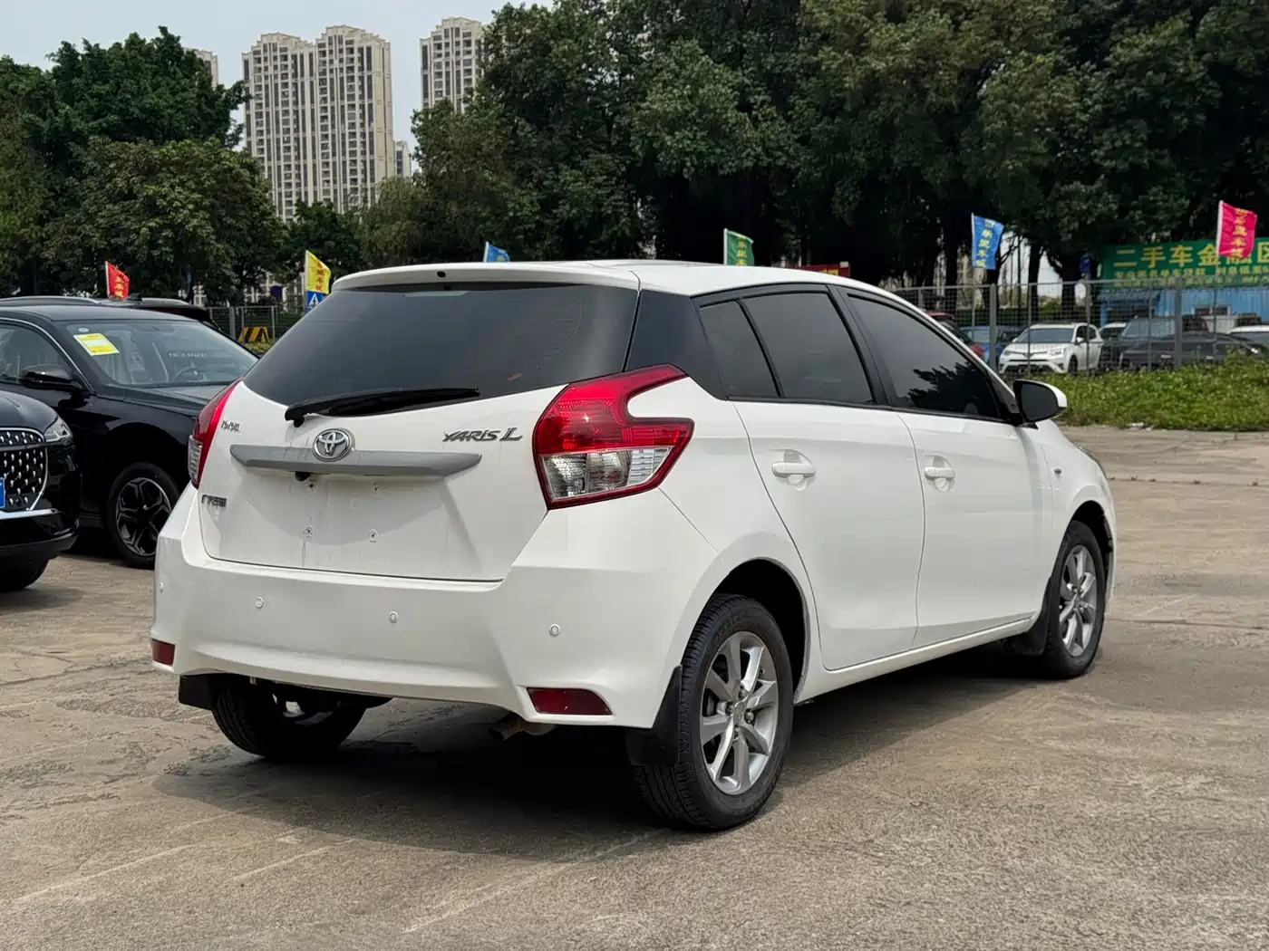 Toyota YARiS L Zhi Xuan 2015 1.5E Auto Charming Edition фото 14