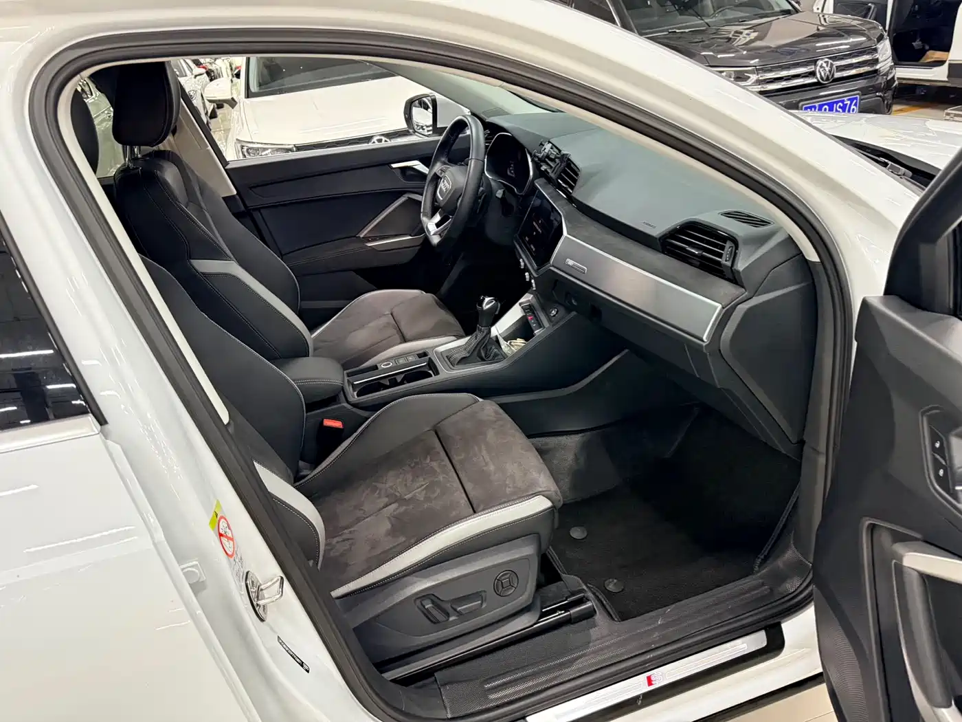 Audi Q3 2023 35 TFSI Fashion Dynamic (1.4T) фото 14