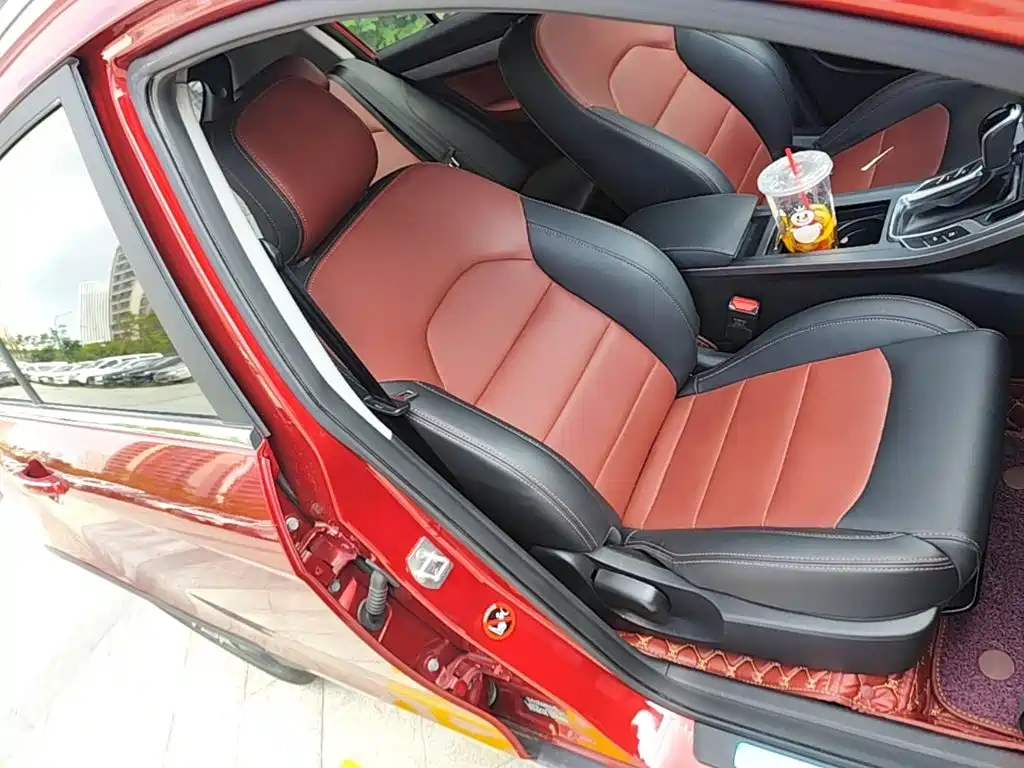 Фото 25 - Geely Vision S1