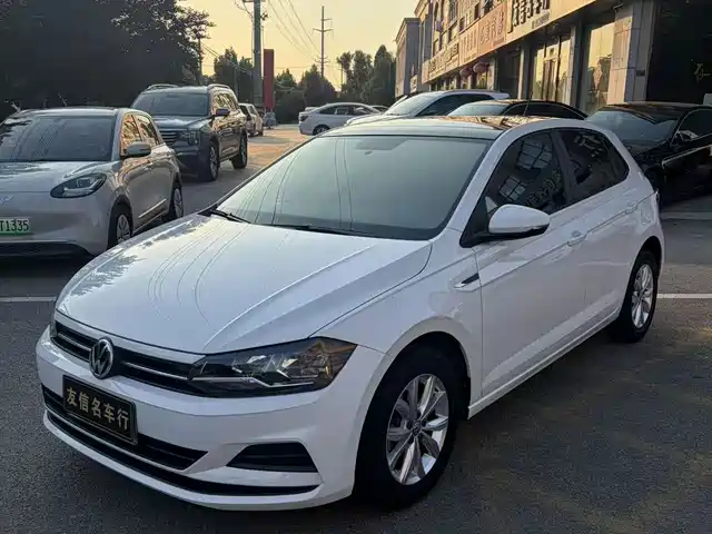 Volkswagen Polo Plus 1.5L, Автомат, Техно