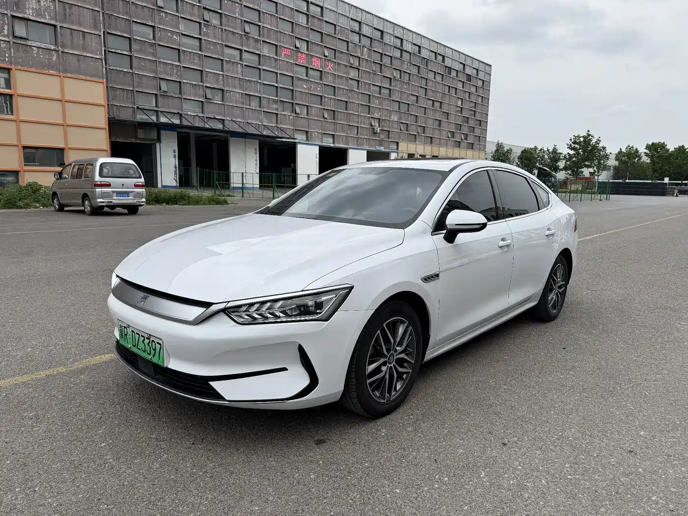 BYD Qin PLUS 2021 EV 500KM Luxury Model