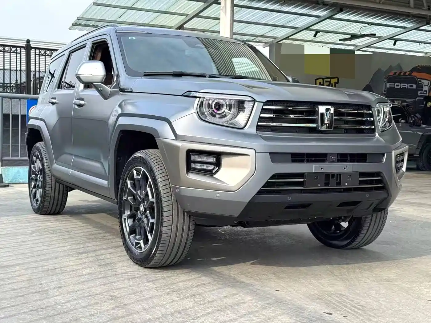 TANK TANK 700 NEW ENERGY