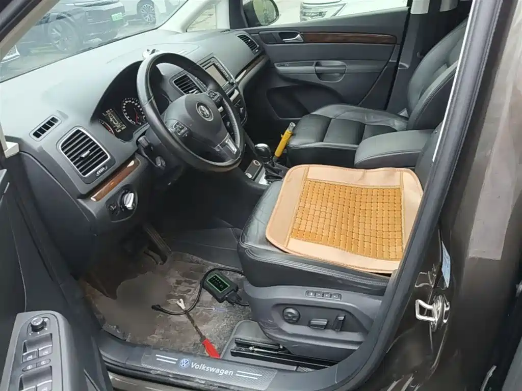 Volkswagen Sharan 2014 2.0TSI Luxury фото 15