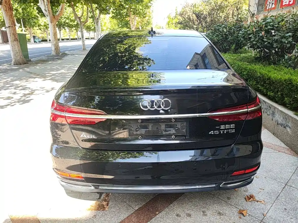 Photo 6 - Audi A6L