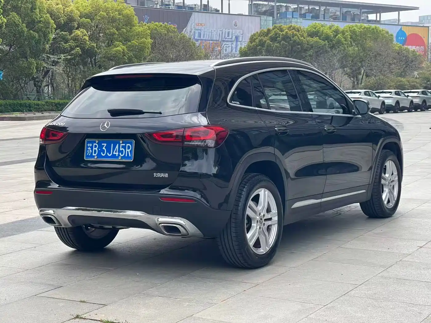 MERCEDES-BENZ GLA