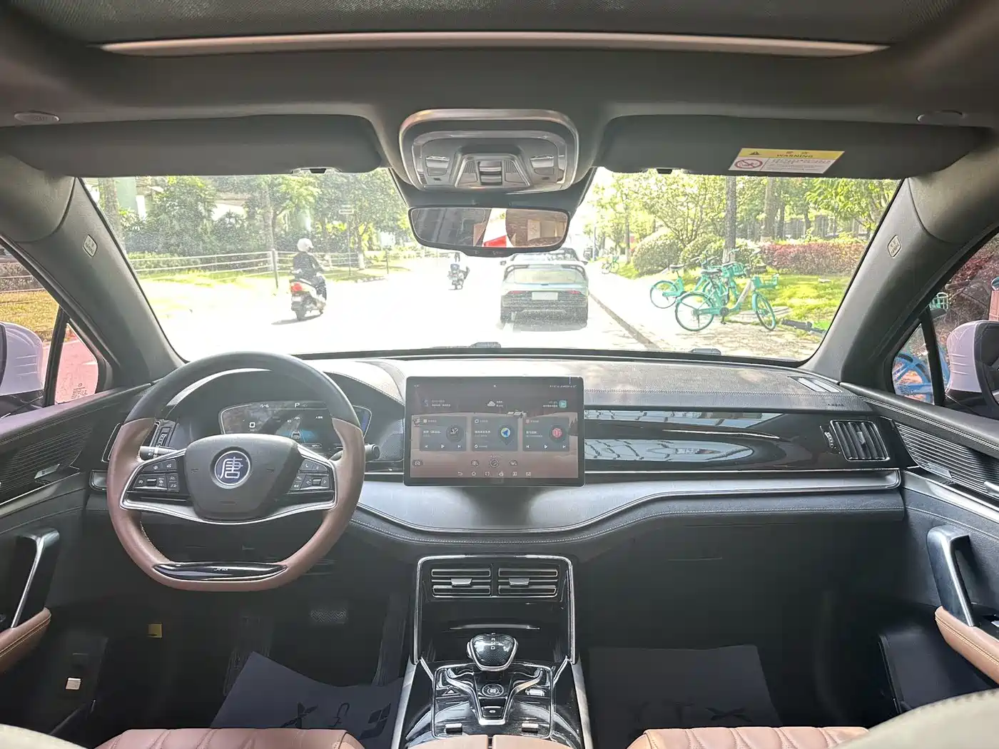 BYD Tang New Energy 2021 DM-i 112KM Premium фото 13