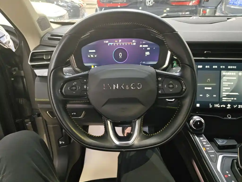 Lynk & Co 05 2022 2022 2.0TD 2WD Shine Halo