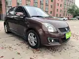 Фото 22 - Suzuki Swift