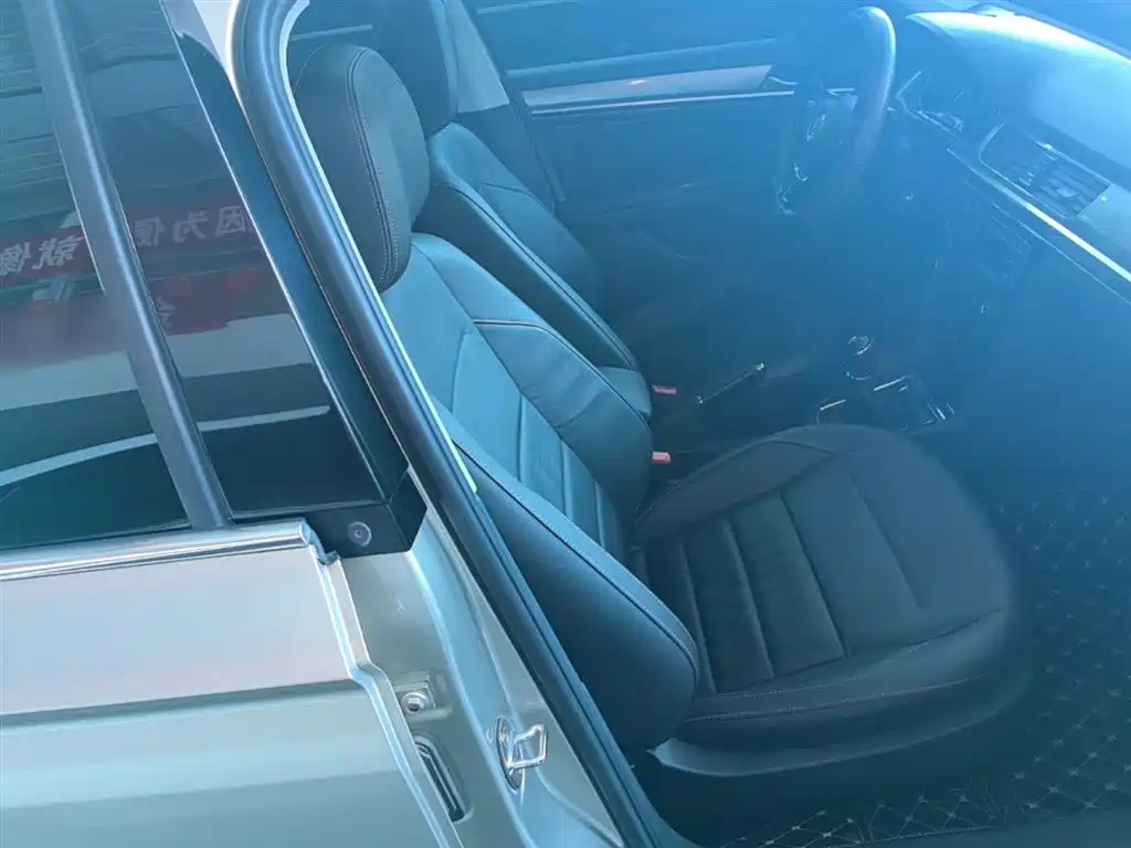Volkswagen Bora 2016 Model 1.6L Manual Comfort фото 25