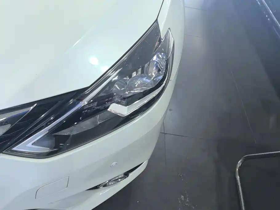 Nissan SYLPHY, миниатюра 5