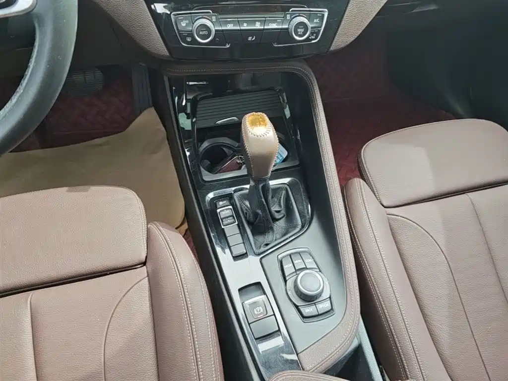 BMW X1 2018 sDrive18Li Premium Model фото 14