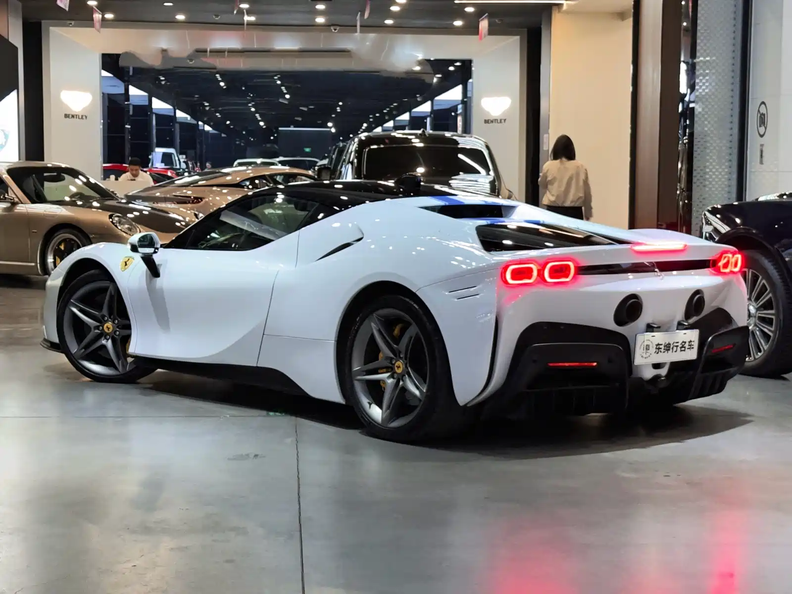 صورة 4 - Ferrari SF90