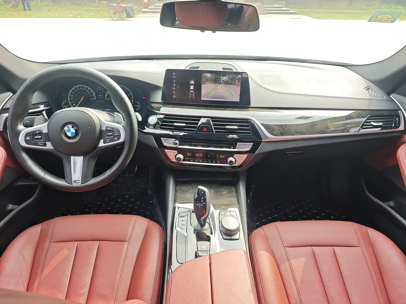 BMW 5 Series 2019 530Li Leading M Sport Package фото 16