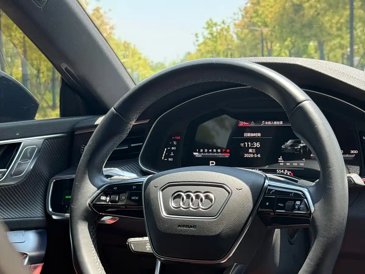 Audi A7L 2023 45 TFSI quattro S-line Black Warrior Edition фото 4