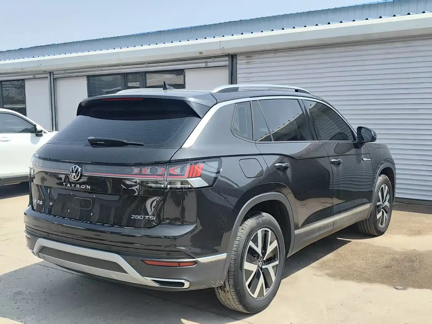 Volkswagen Tayron 2023 280TSI 2WD Luxury Plus Advanced Edition фото 4