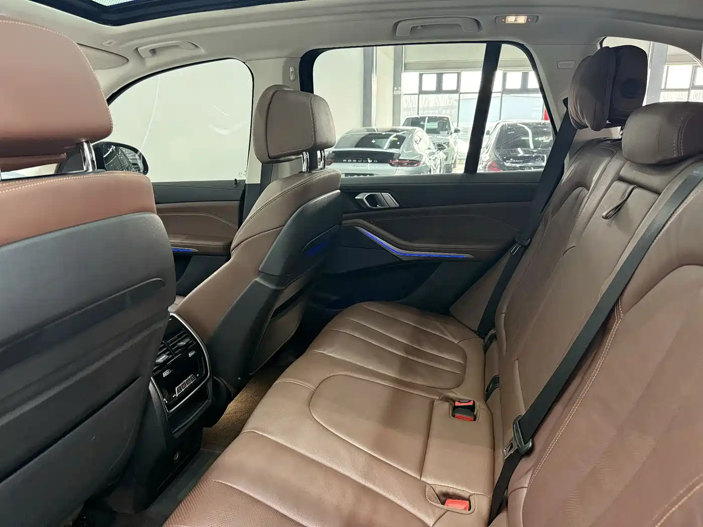 BMW X5 (Import) 2021 xDrive40i Exclusive M Sport Package фото 7