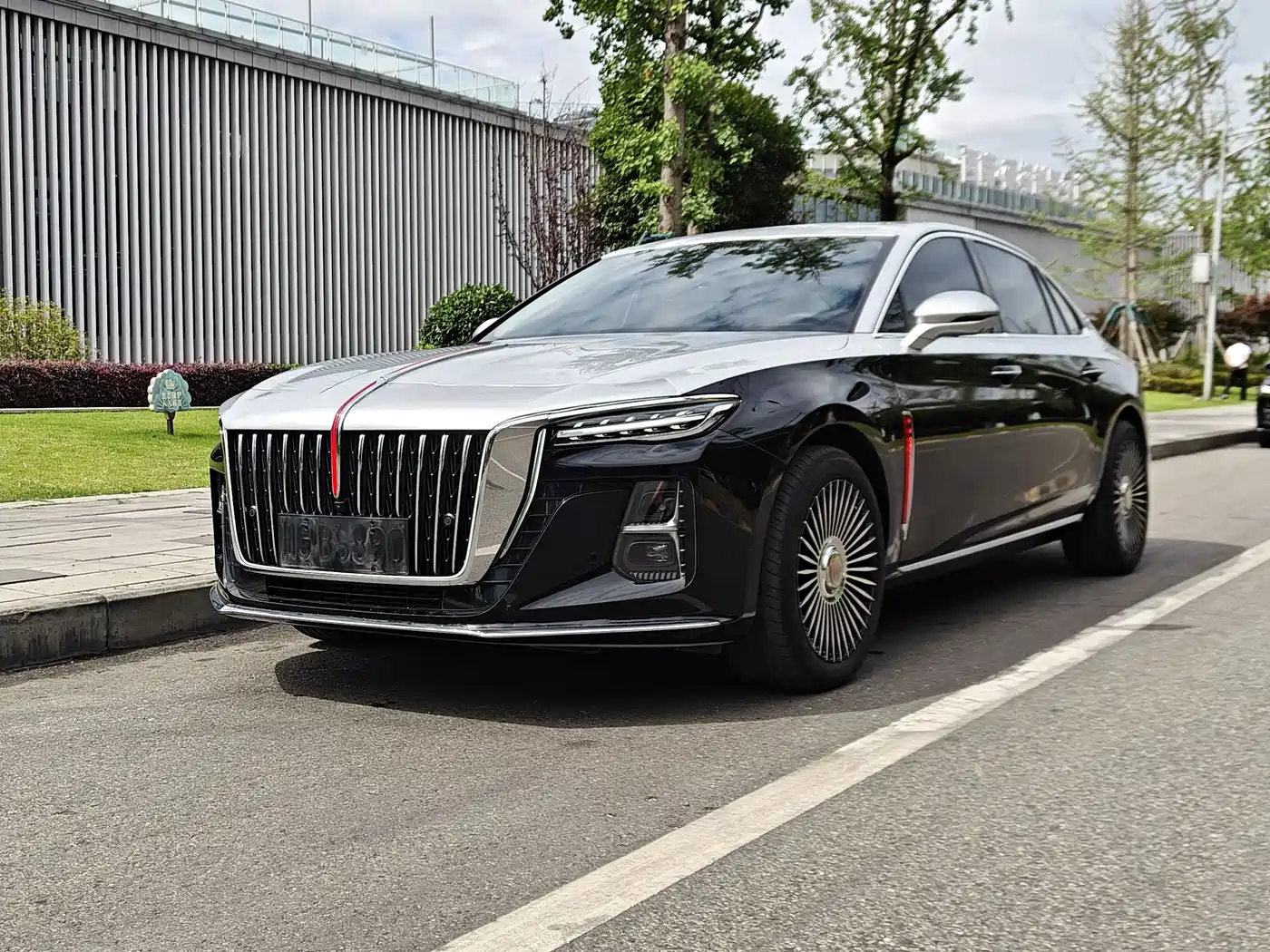 Hongqi H5 2023 1.5T HEV Smart Connect Leader Edition