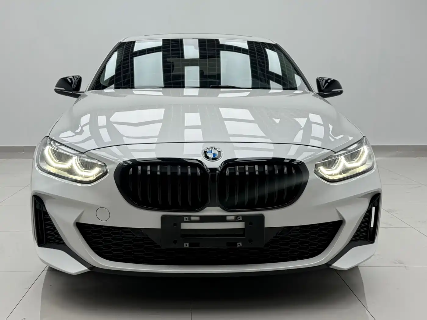 BMW 1 Series 2022 120i M Sport Shadow Edition фото 3