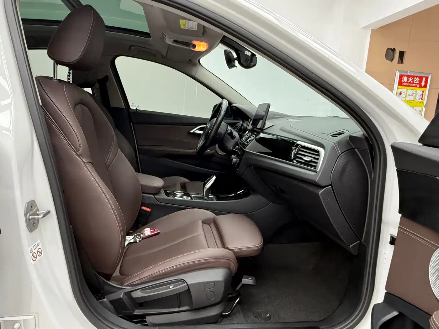 BMW 1 Series 2022 120i M Sport Shadow Edition фото 10