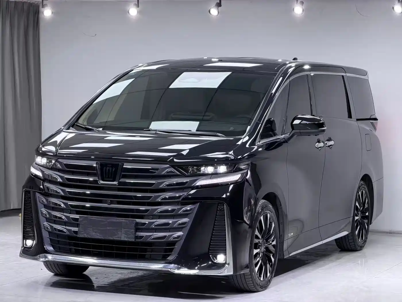 Toyota Vellfire 2024 Crown Hybrid 2.5L Executive Premium Edition