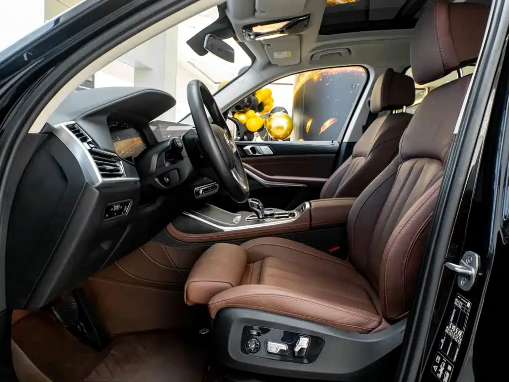 Фото 25 - BMW X7