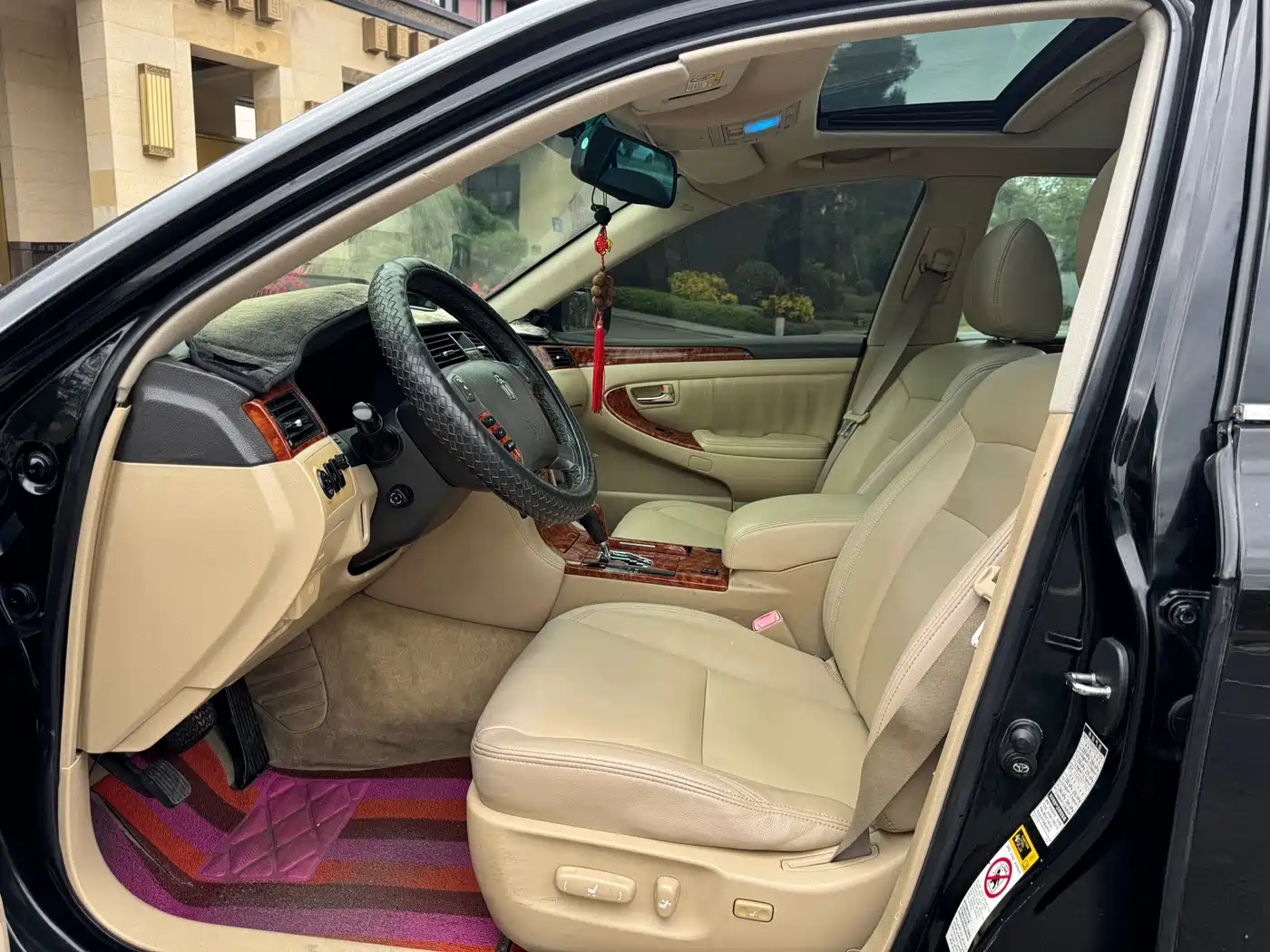 Photo 4 - Toyota Crown