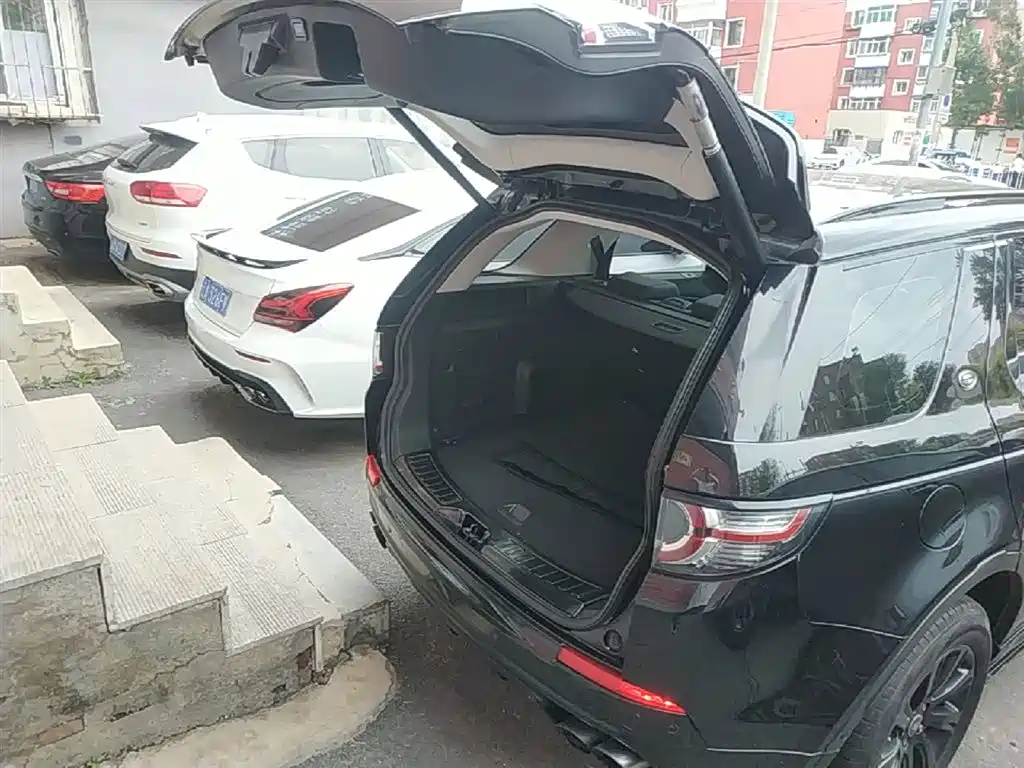 Land Rover Discovery Sport 2018 240PS SE Edition фото 19
