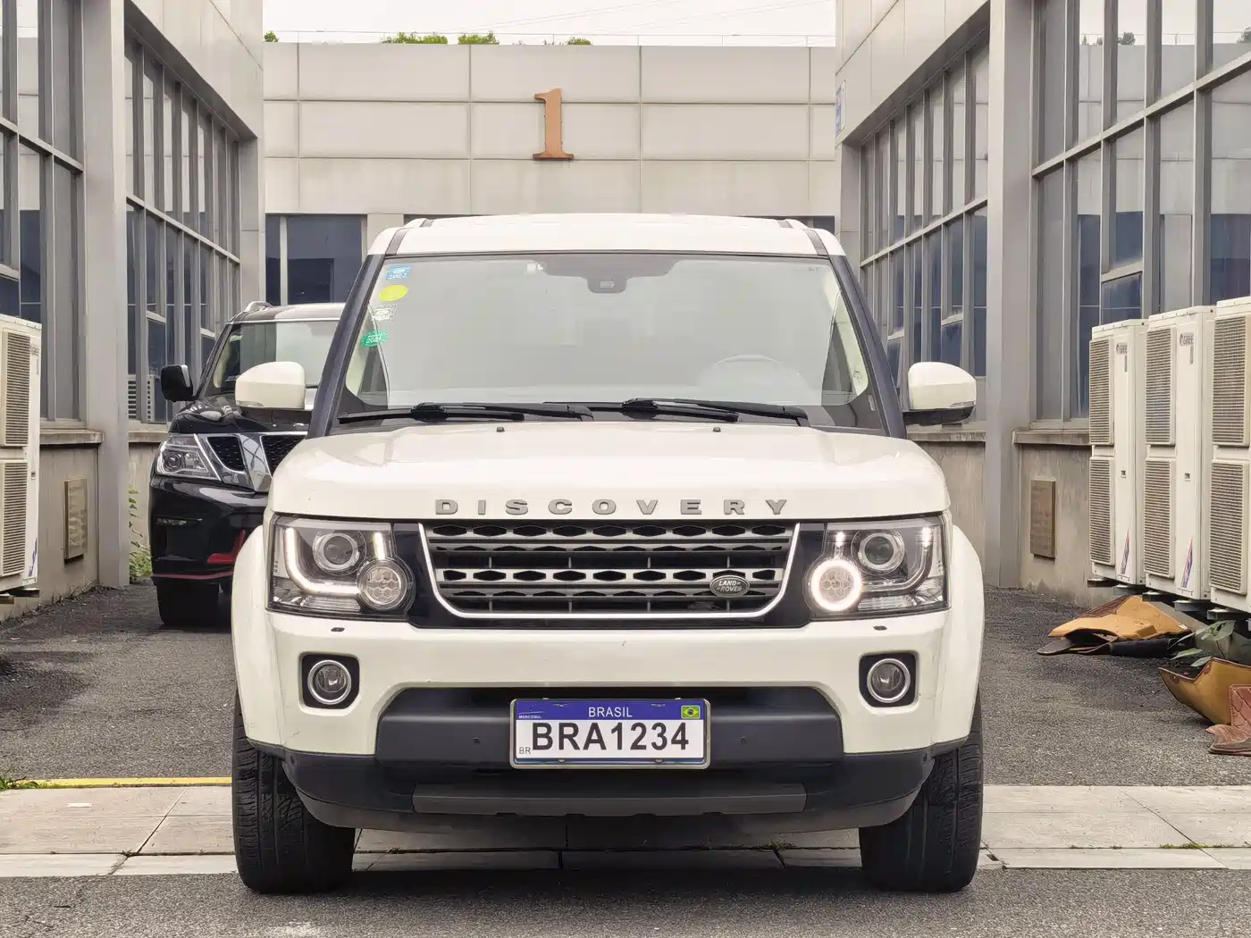 Land Rover Discovery 2016 3.0 SC Black Edition SE фото 2