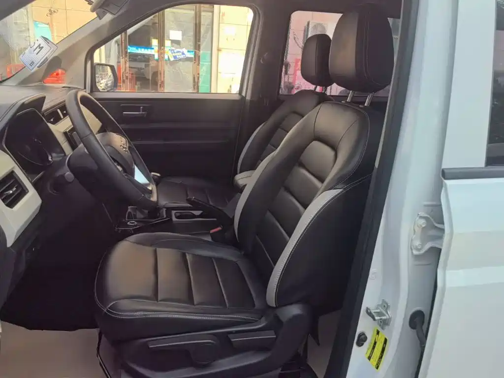 Wuling Motors Wuling Hongguang PLUS 2021 2021 Commercial Version 1.5L Manual Standard 7-Seater