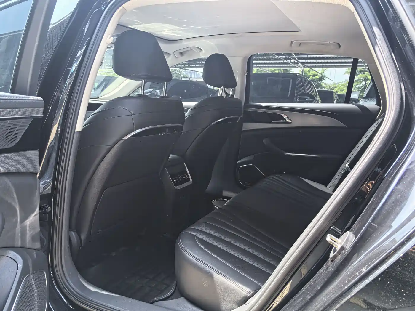Hongqi H5 2023 2.0T Auto Smart Connect Flag Comfort фото 6