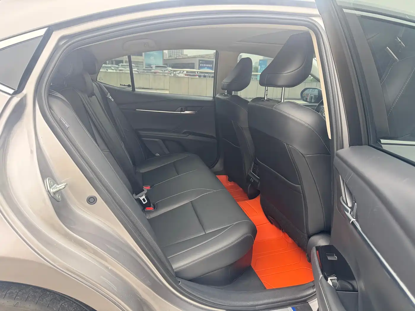 Toyota Camry 2026 Hybrid 2.0HSE Sport Lite Edition фото 13