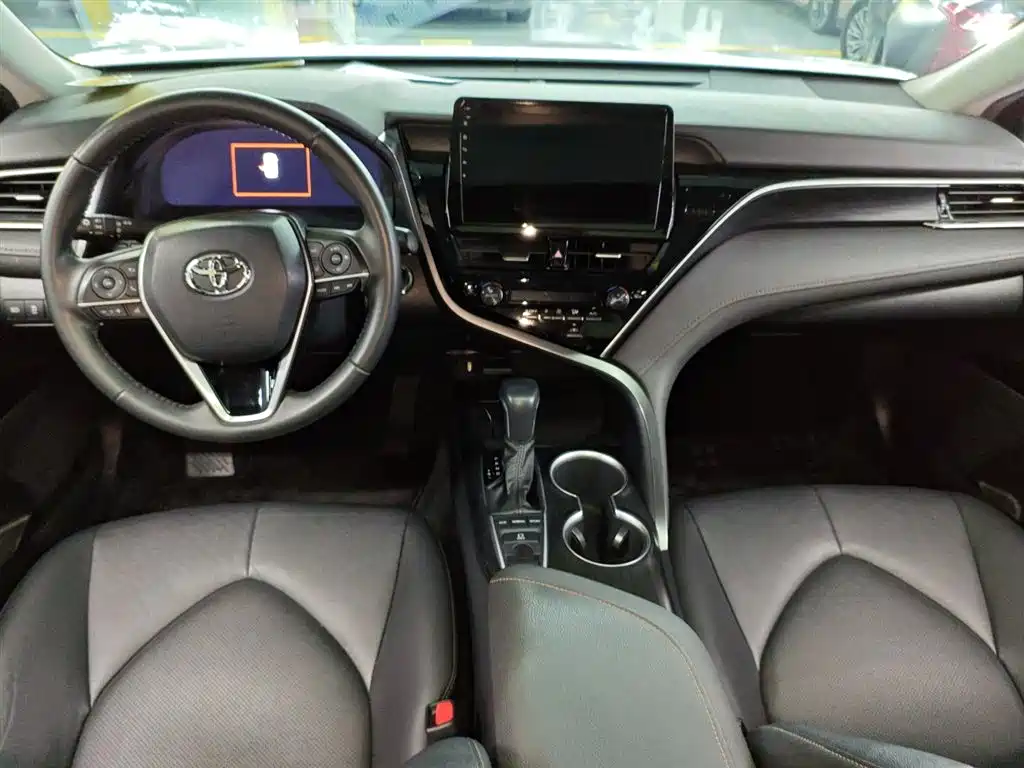 Toyota Camry 2021 2.5G Luxury Edition фото 10