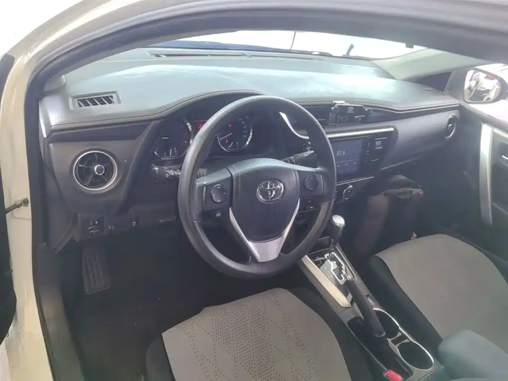 Toyota Corolla 2017 Facelift 1.2T S-CVT GL-i фото 10