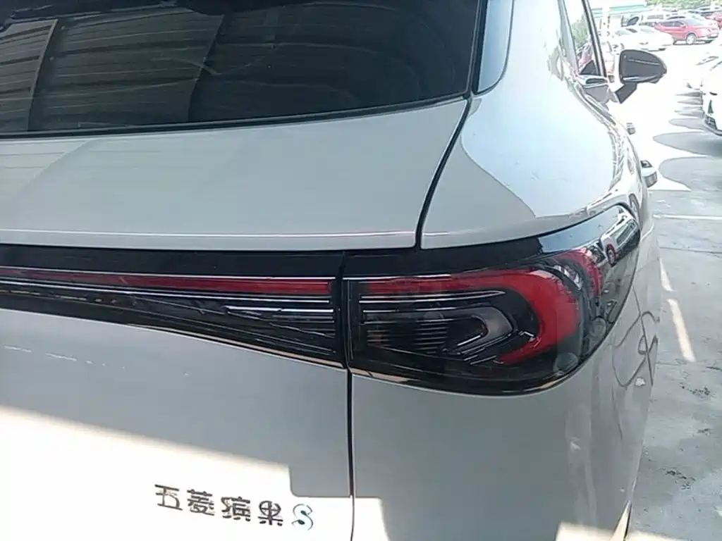 Wuling Motors Wuling Bingo S 2026 2025 Model 325km Flagship Edition