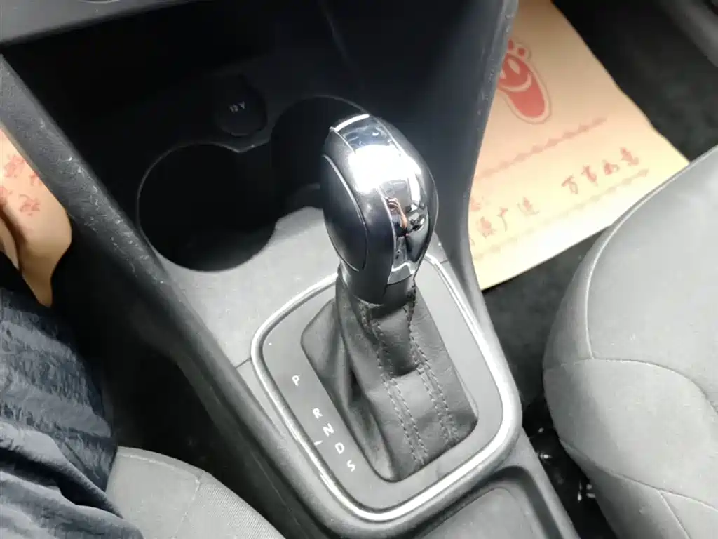 Volkswagen Polo 2016 1.4L Automatic Trend фото 14