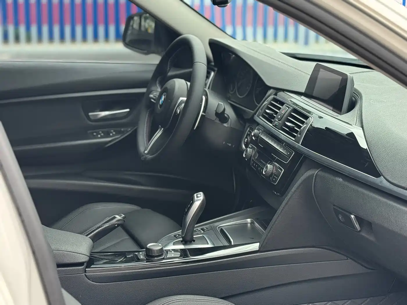 BMW 3 Series 2018 320Li Fashion Style фото 13