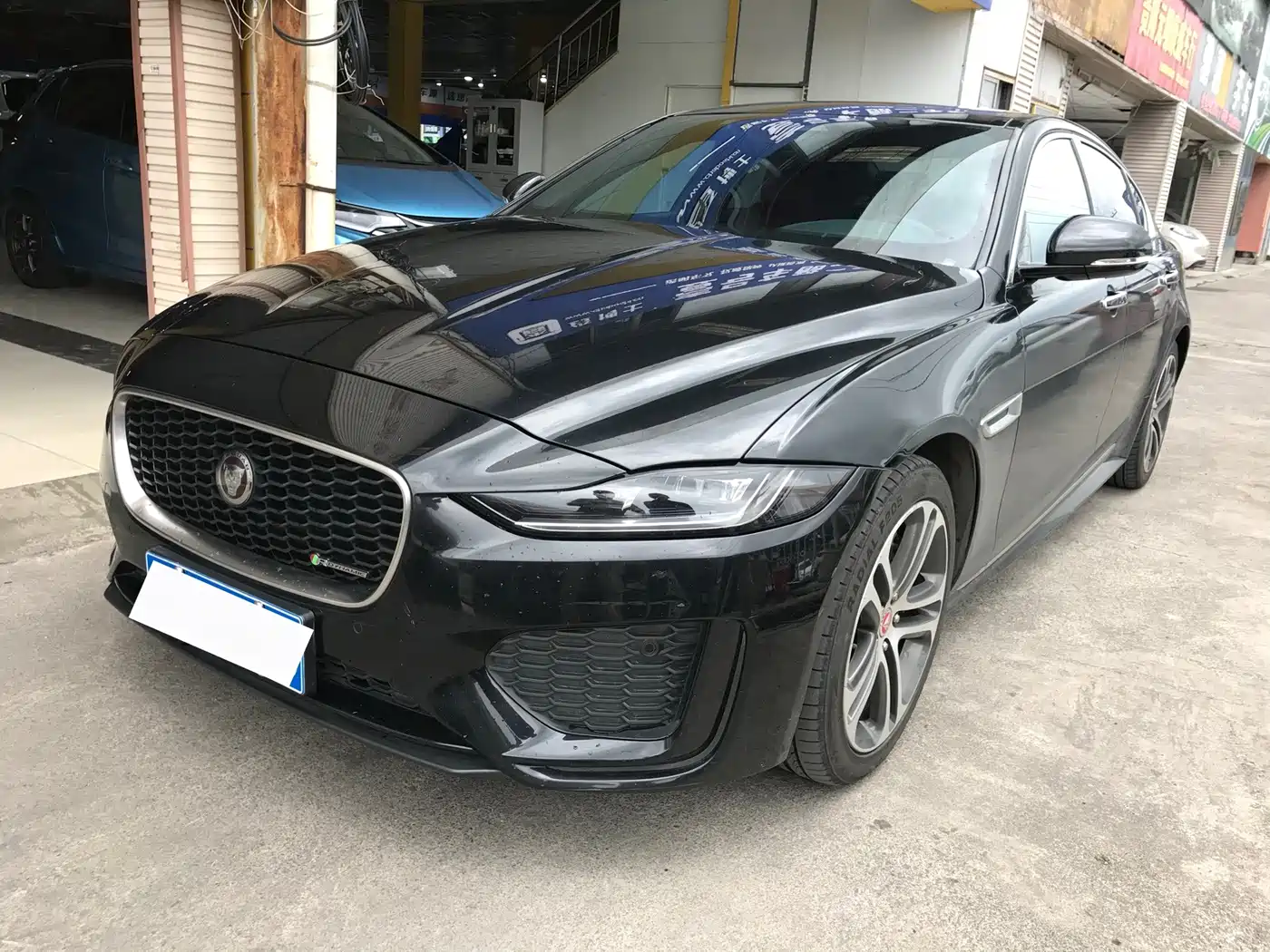 Фото 1 - Jaguar XEL