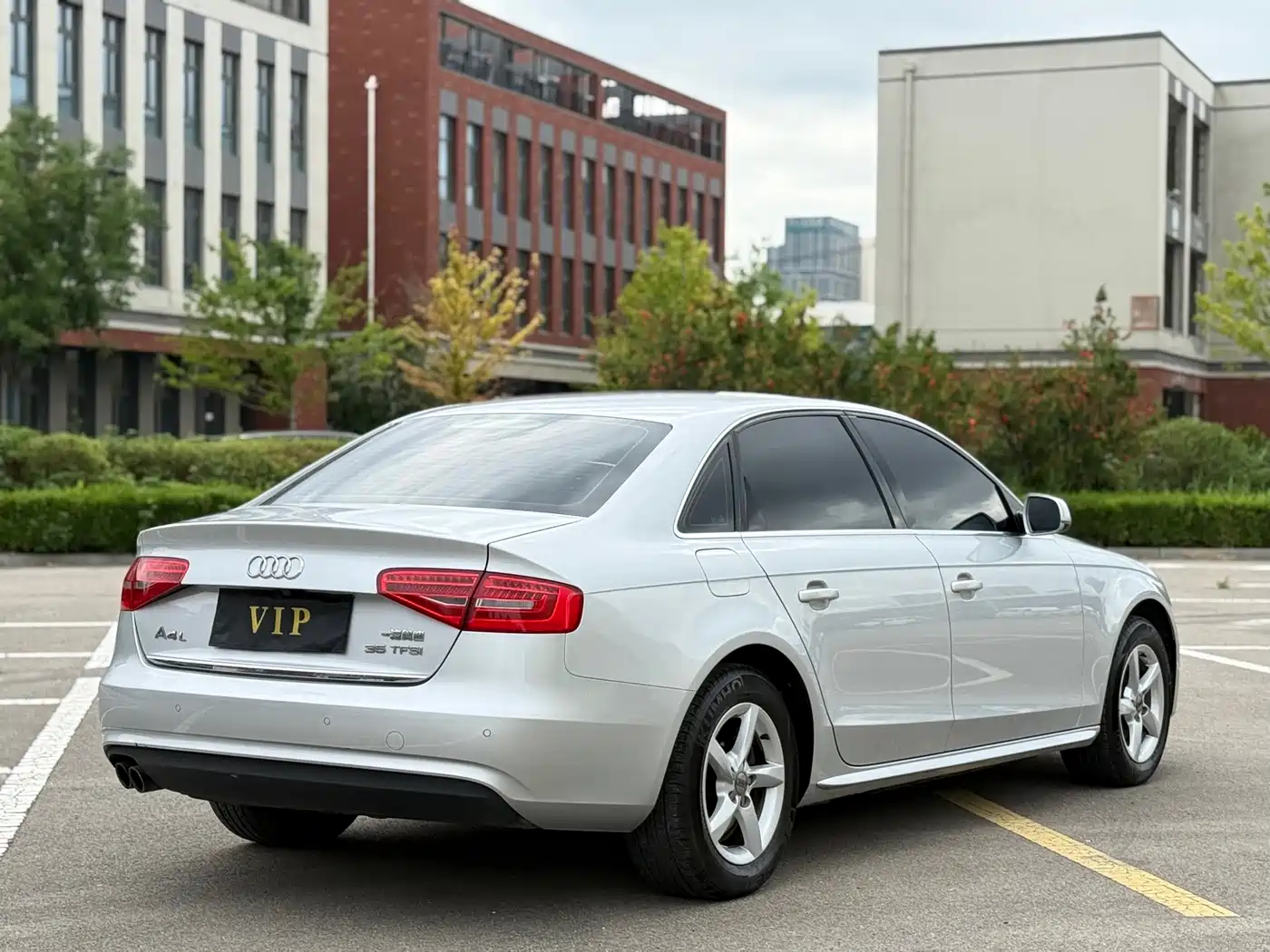 Audi A4L 2013 35 TFSI Automatic Comfort фото 10