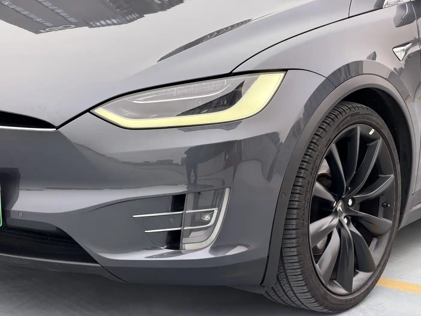 TESLA MODEL X