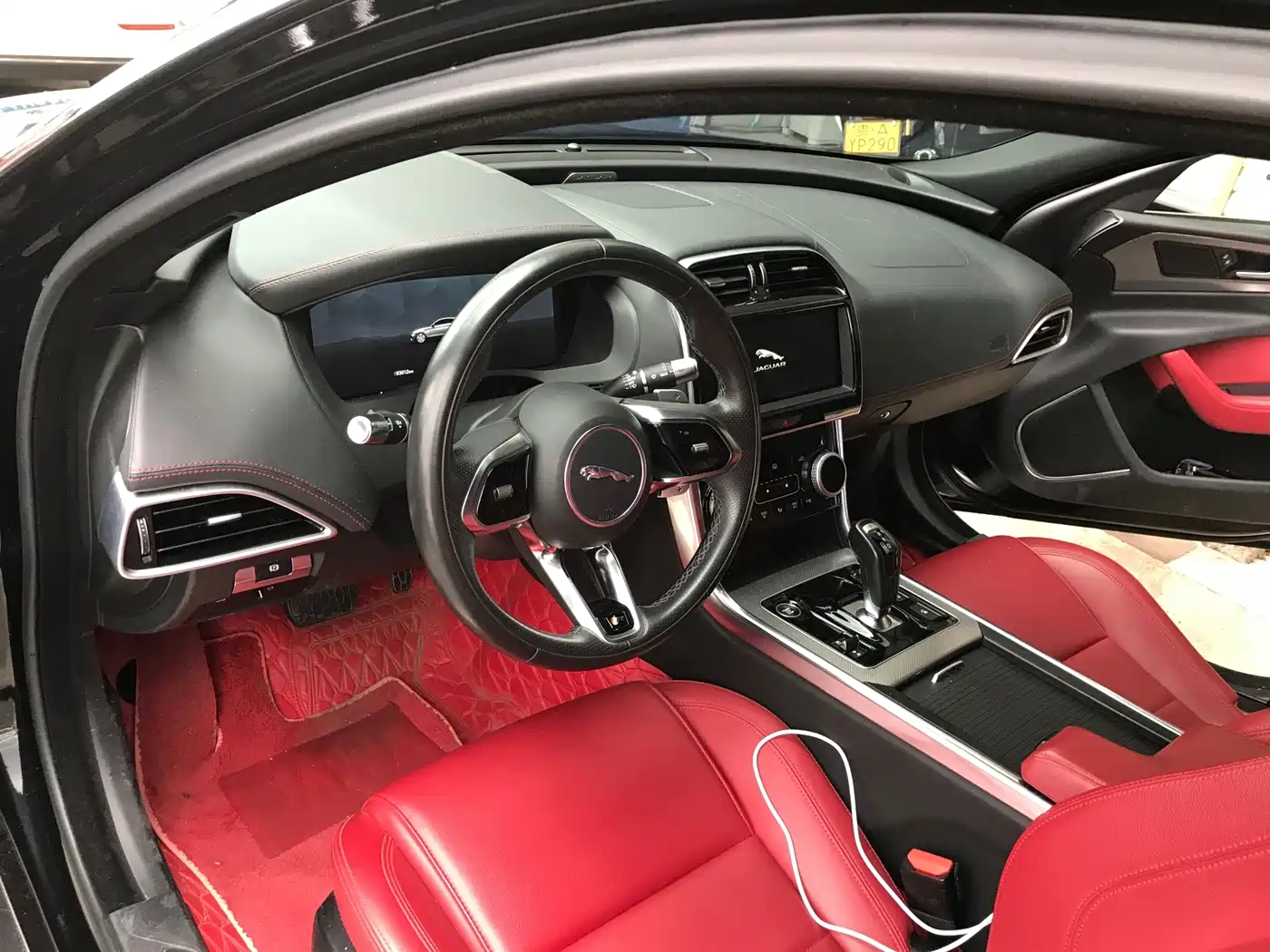 Фото 7 - Jaguar XEL