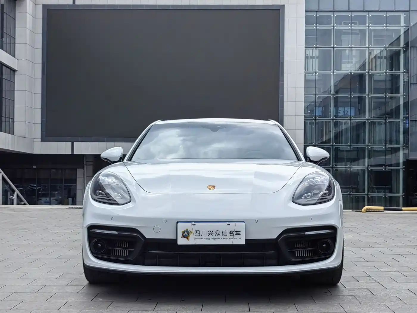 Porsche Panamera 2023 Facelift Panamera 4 Executive Long Wheelbase Platinum Edition 2.9T фото 3