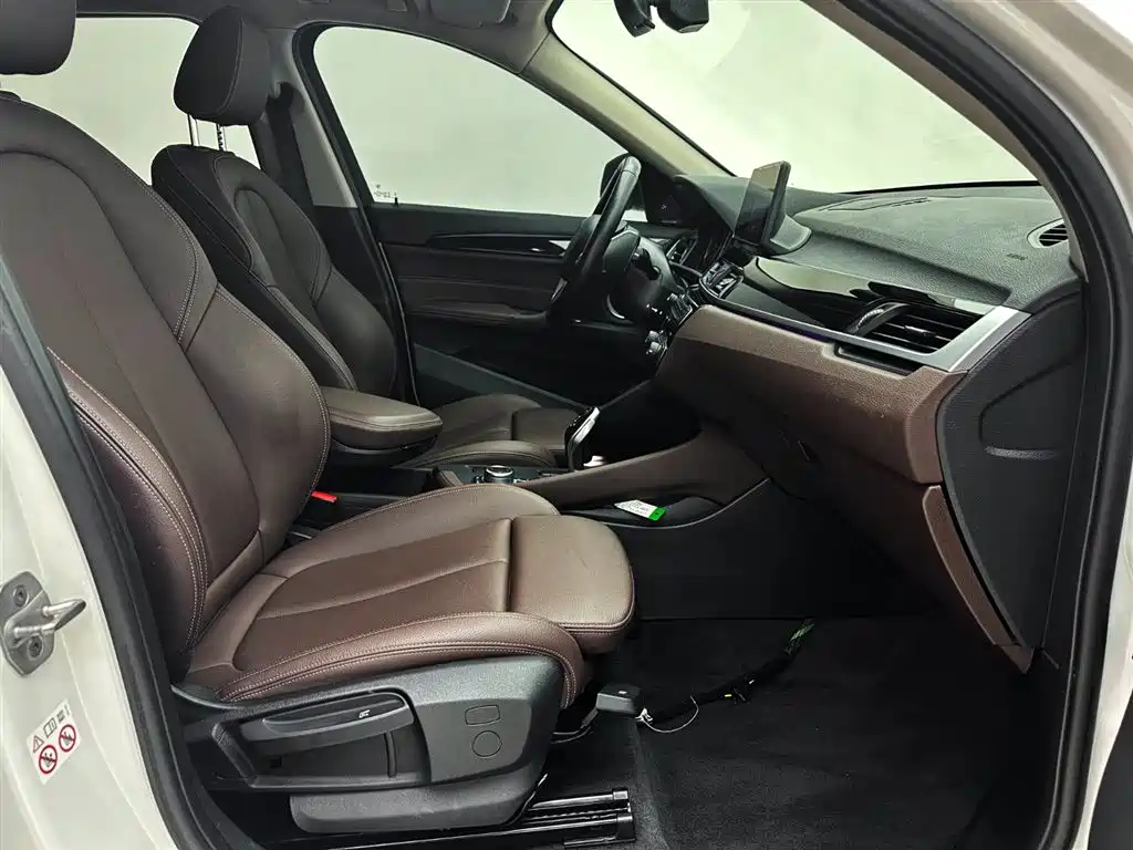 BMW X1 2022 sDrive20Li Fashion фото 21